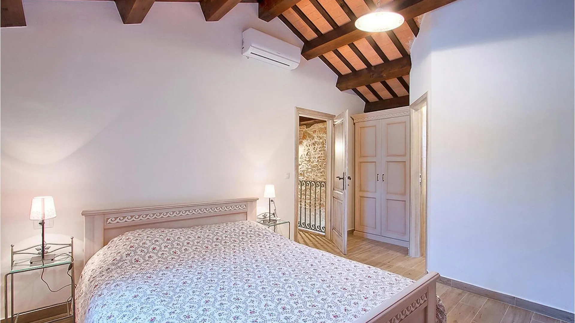 Villa Agra Pula 0*,  Croatia